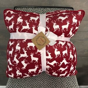 Marlo Lorenz 20” x 20” velvet 2pk deer pillow THRO
